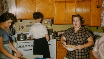 Η επιστήμη ξέρει πόσα κιλά παίρνουμε μέσα στις γιορτές