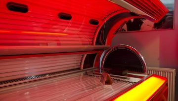 Νέα μελέτη-βόμβα: Το σολάριουμ “χτυπά” το DNA και προκαλεί επιθετικό καρκίνο στο δέρμα