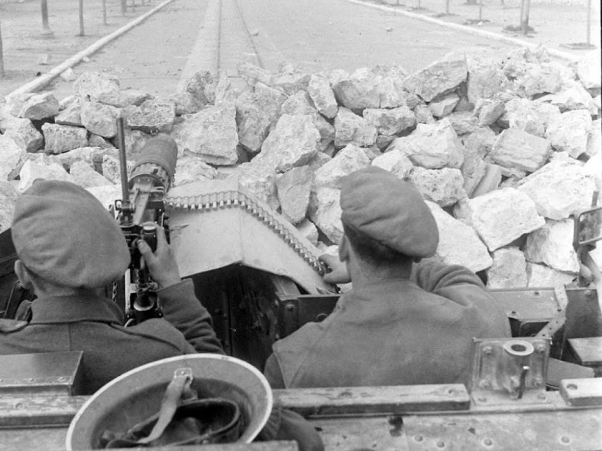 5 Ιανουαρίου σαν σήμερα οι δυνάμεις του ΕΛΑΣ εγκαταλείπουν Αθήνα και Πειραιά