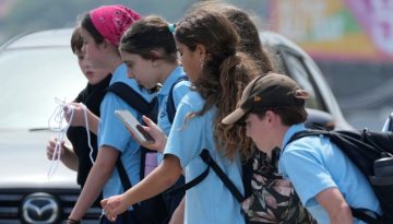 Social media και έφηβοι: Πότε η χρήση συνδέεται με καλύτερη ψυχική ευημερία