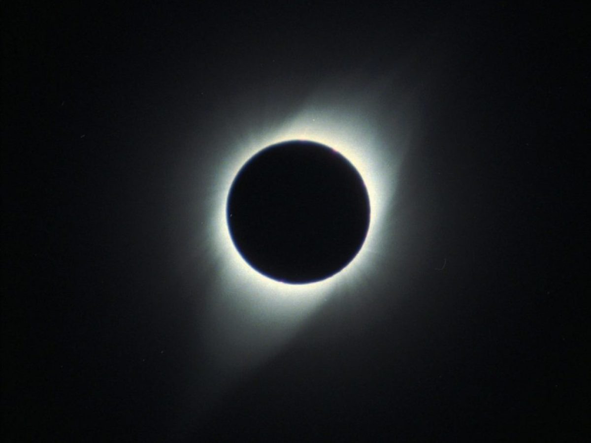 Ολική έκλειψη Ηλίου στην Ευρώπη μετά από 27 χρόνια – Τι θα δούμε το 2026 στον ουρανό