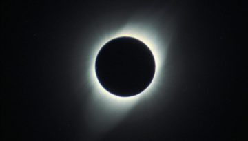 Ολική έκλειψη Ηλίου στην Ευρώπη μετά από 27 χρόνια – Τι θα δούμε το 2026 στον ουρανό