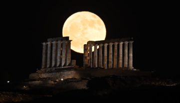 Ουράνιο υπερθέαμα το 2026: Υπερ-φεγγάρια, πανσέληνοι και εκλείψεις – Το σεληνιακό ημερολόγιο της χρονιάς