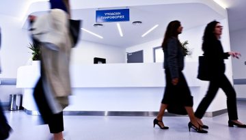 «Πονοκέφαλος» στα νοσοκομεία: Το κύμα γρίπης, η επιστροφή των ράντζων και οι ελλείψεις προσωπικού