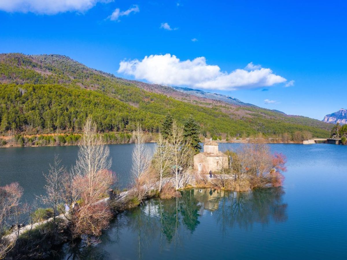 Πού να μείνω κοντά στη Λίμνη Δόξα