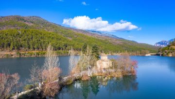 Πού να μείνω κοντά στη Λίμνη Δόξα