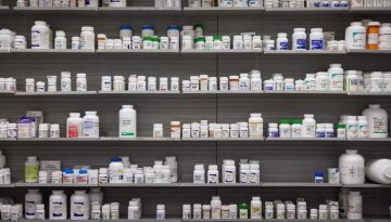 Πρ. Πανελλήνιου Φαρμακευτικού Συλλόγου στο ΕΡΤnews Radio 105,8 για ελλείψεις φαρμάκων: Τον πρώτο λόγο τον έχουν οι φαρμακευτικές εταιρείες που δεν παράγουν