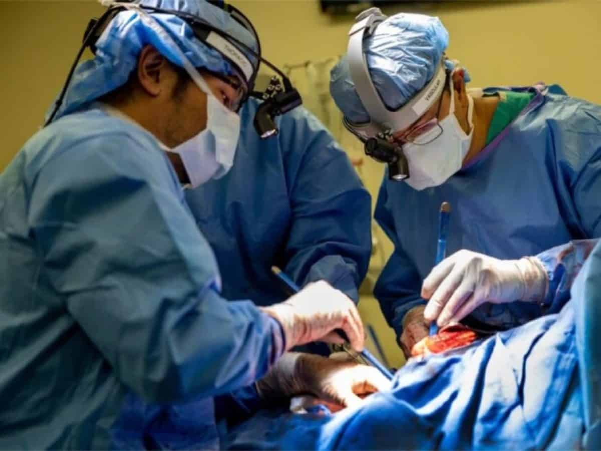 Πρωτοποριακό ιατρικό επίτευγμα: 33χρονος έζησε χωρίς πνεύμονες για 48 ώρες