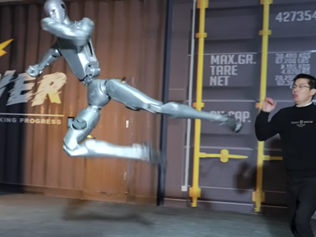 Θέλετε να προπονηθείτε με ένα ρομπότ; – Μόνο μη ξεχάσετε την απόσταση ασφαλείας