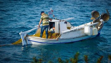 WWF: Γερνάνε οι ψαράδες στη Μεσόγειο και τη Μαύρη Θάλασσα, οι νέοι δεν μπαίνουν στο επάγγελμα