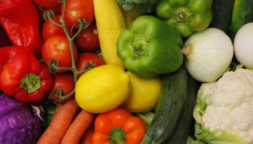 Ελαιόλαδο, ζωμός οστών και κομπούχα: Μύθοι και αλήθειες για τις τροφές που βελτιώνουν την υγεία του εντέρου