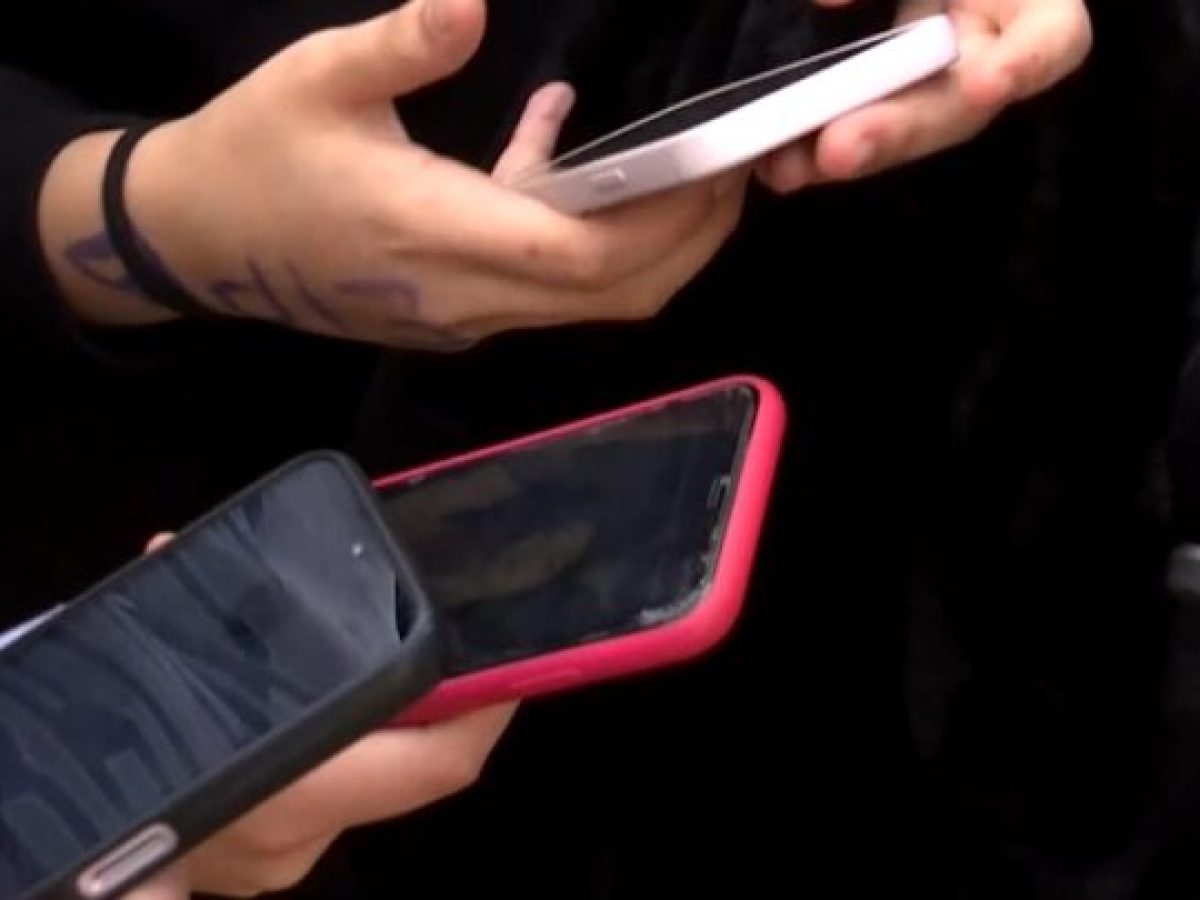 Ι. Πήτας στο ΕΡΤnews Radio 105,8: Τα κοινωνικά μέσα λειτουργούν στον εγκέφαλο με παρόμοιο τρόπο όπως το αλκοόλ, τα ναρκωτικά ή το τσιγάρο