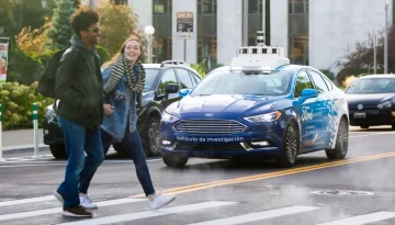 «Κενό γράμμα» η υπόσχεση για αυτοκίνητα χωρίς οδηγό έως το 2028 – Τι φοβάται η αυτοκινητοβιομηχανία