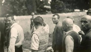 Καισαριανή: Συγκλονίζουν οι φωτογραφίες από την εκτέλεση των αντιστασιακών την Πρωτομαγιά του ’44