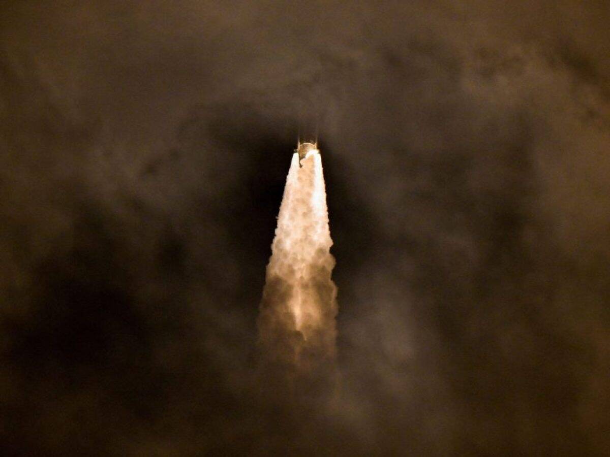 Νέφος ρύπανσης συνδέθηκε με την επανείσοδο πυραύλου στην ατμόσφαιρα