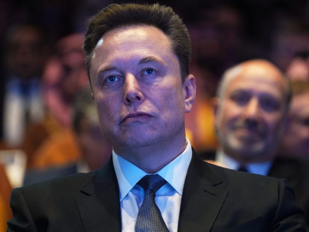 Ο Έλον Μασκ θέλει να μεταφέρει την τεχνητή νοημοσύνη στο διάστημα – Σχέδιο για έως και 1 εκατομμύριο δορυφόρους-κέντρα δεδομένων