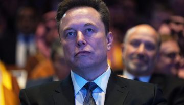Ο Έλον Μασκ θέλει να μεταφέρει την τεχνητή νοημοσύνη στο διάστημα – Σχέδιο για έως και 1 εκατομμύριο δορυφόρους-κέντρα δεδομένων