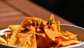 Τα υπερεπεξεργασμένα τρόφιμα έχουν περισσότερα κοινά με τα τσιγάρα, λένε οι επιστήμονες