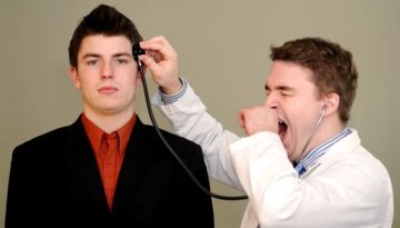 Το χασμουρητό κάνει κάτι εκπληκτικό στον εγκέφαλο – Τι αποκάλυψαν μαγνητικές τομογραφίες