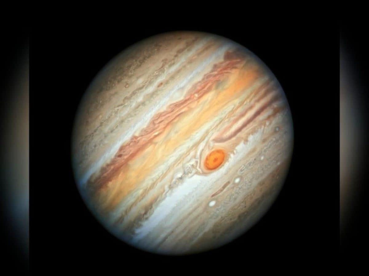 Το διαστημόπλοιο Juno της NASA διαπιστώνει ότι ο Δίας είναι λίγο μικρότερος απ’ ό,τι πιστεύαμε