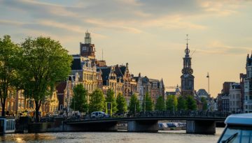 Άμστερνταμ: Απαγορεύει διαφημίσεις για ορυκτά καύσιμα και κρέας σε δημόσιους χώρους