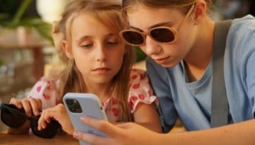 Αλ. Καππάτου στο ΕΡΤnews Radio 105,8: Στόχος να μάθουν τα παιδιά κάτω των 15 ετών να αυτορυθμίζονται στη χρήση των social media