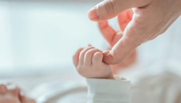 Ανατροπή στην ανθρώπινη εξέλιξη: Μια απλή αναλογία δαχτύλων συνδέεται με το μέγεθος του εγκεφάλου