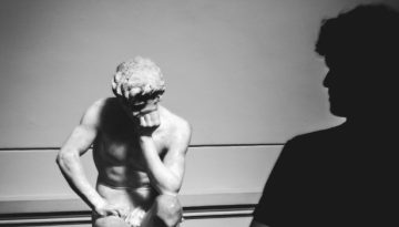 Ά&lambda;&lambda;&omicron; &eta; &theta;&epsilon;&omega;&rho;ί&alpha;, ά&lambda;&lambda;&omicron; &eta; &pi;&rho;ά&xi;&eta;: &Gamma;&iota;&alpha;&tau;ί &delta;&epsilon;&nu; &alpha;&kappa;&omicron;&lambda;&omicron;&upsilon;&theta;&omicron;ύ&mu;&epsilon; &tau;&iota;&sigmaf; &sigma;&upsilon;&mu;&beta;&omicron;&upsilon;&lambda;έ&sigmaf; &pi;&omicron;&upsilon; &delta;ί&nu;&omicron;&upsilon;&mu;&epsilon;;