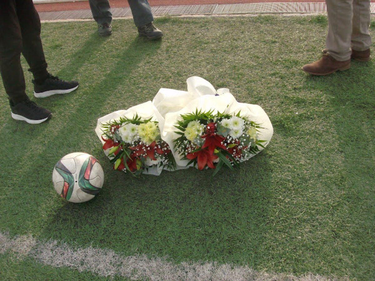 Οι παλαίμαχοι ποδοσφαιριστές τιμούν για άλλη μία φορά το Μπλόκο της Καλογρέζας με αγώνα στο γήπεδο