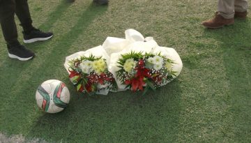 Οι παλαίμαχοι ποδοσφαιριστές τιμούν για άλλη μία φορά το Μπλόκο της Καλογρέζας με αγώνα στο γήπεδο