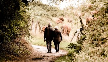 &Sigma;ά&lambda;&omicron;&sigmaf; &sigma;&tau;&iota;&sigmaf; &Eta;&Pi;&Alpha;: &Alpha;&nu;&tau;&iota;&psi;&upsilon;&chi;&omega;&tau;&iota;&kappa;ά &phi;ά&rho;&mu;&alpha;&kappa;&alpha; &sigma;&epsilon; &eta;&lambda;&iota;&kappa;&iota;&omega;&mu;έ&nu;&omicron;&upsilon;&sigmaf; &mu;&epsilon; ά&nu;&omicron;&iota;&alpha; &ndash; &Theta;&epsilon;&rho;&alpha;&pi;&epsilon;ί&alpha; ή &laquo;&chi;&eta;&mu;&iota;&kappa;ή &kappa;&alpha;&tau;&alpha;&sigma;&tau;&omicron;&lambda;ή&raquo;;