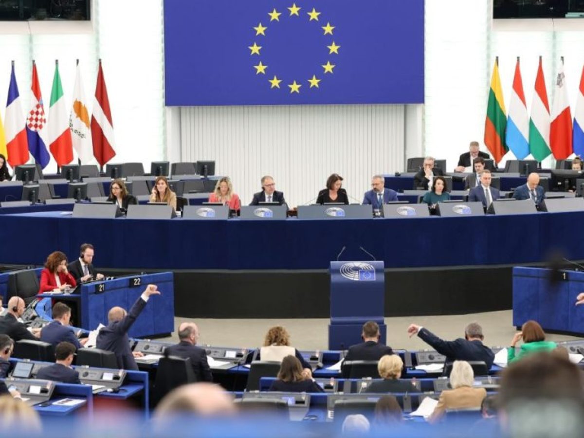 Το Ευρωκοινοβούλιο ζητά κανόνες για την τεχνητή νοημοσύνη και τα πνευματικά δικαιώματα