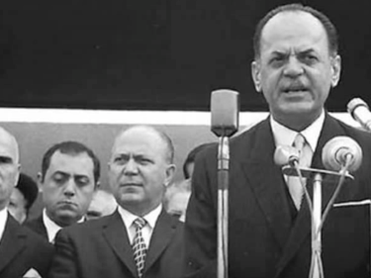 21&eta; &Alpha;&pi;&rho;&iota;&lambda;ί&omicron;&upsilon;: &Eta; &eta;&mu;έ&rho;&alpha; &pi;&omicron;&upsilon; &xi;&epsilon;&pi;&omicron;&upsilon;&lambda;ή&theta;&eta;&kappa;&epsilon; &eta; &Kappa;ύ&pi;&rho;&omicron;&sigmaf;