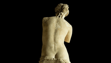 8 Απριλίου σαν σήμερα, η Αφροδίτη της Μήλου στο φως του ήλιου