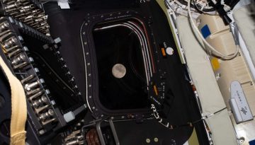 Artemis II: Ιστορική πτήση γύρω από τη Σελήνη και επιστροφή στη Γη με εικόνες που κόβουν την ανάσα