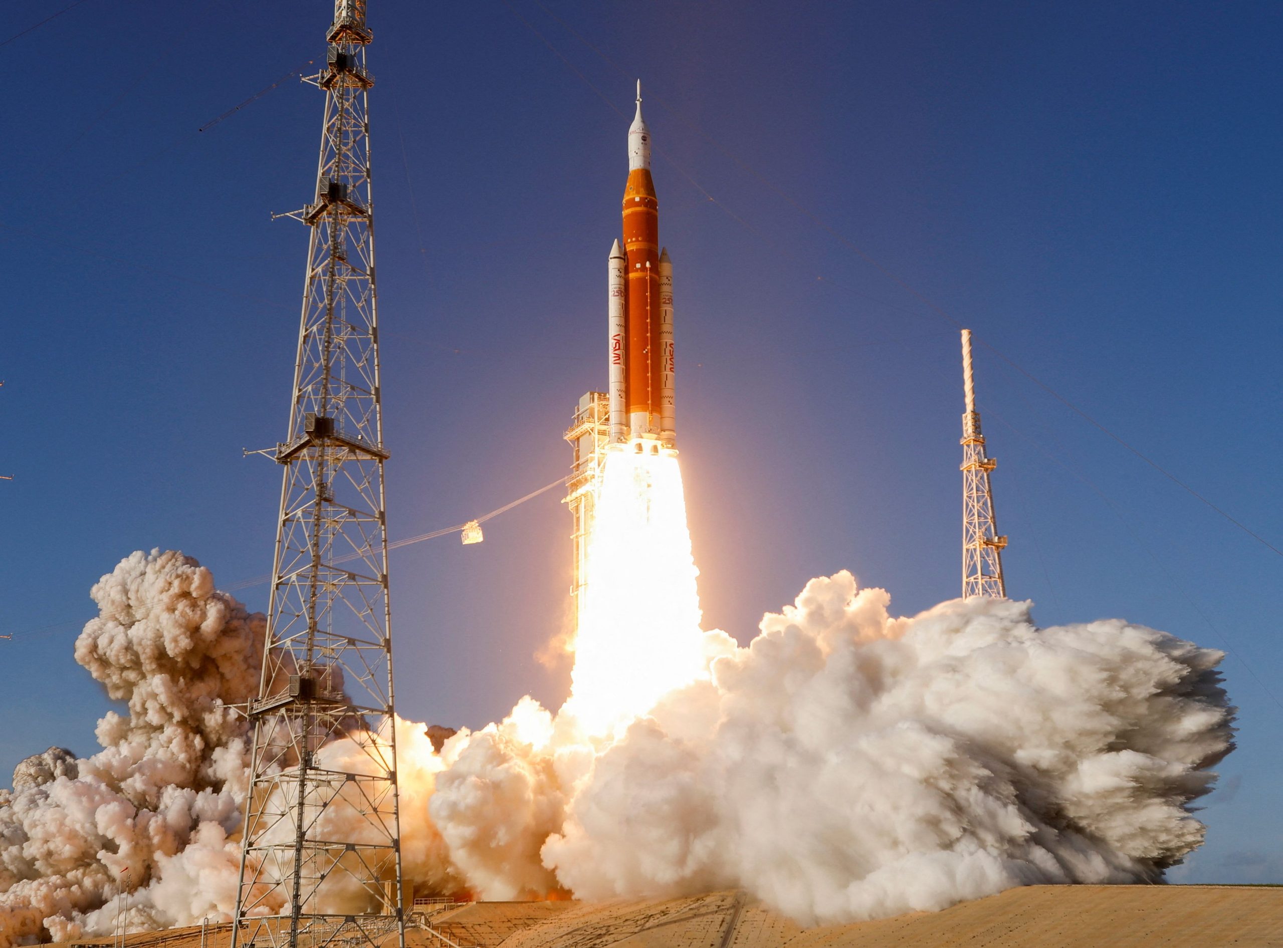 Artemis-ii-i-epistrofi-tis