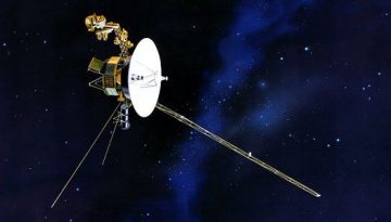 Voyager 1: Σχεδόν μία ημέρα φωτός μακριά από τη Γη