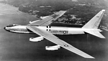 ΣΑΝ ΣΗΜΕΡΑ – 15 Απριλίου 1952: Πρώτη πτήση του στρατηγικού βομβαρδιστικού Β-52 της Boeing