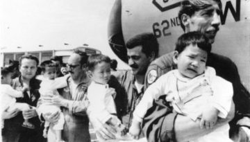 ΣΑΝ ΣΗΜΕΡΑ – 3 Απριλίου 1975: Operation Babylift, διασώζοντας τα ορφανά του πολέμου του Βιετνάμ