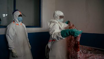Έ&mu;&pi;&omicron;&lambda;&alpha;: &Eta; &alpha;&nu;&epsilon;&xi;έ&lambda;&epsilon;&gamma;&kappa;&tau;&eta; &epsilon;&xi;ά&pi;&lambda;&omega;&sigma;&eta; &tau;&omicron;&upsilon; &iota;&omicron;ύ &kappa;&alpha;&iota; &tau;&alpha; &pi;&iota;&theta;&alpha;&nu;ά &alpha;ί&tau;&iota;&alpha;