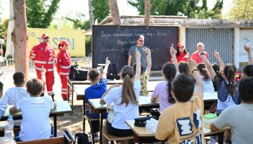 &laquo;&Tau;&omicron; &kappa;&omicron;&upsilon;&delta;&omicron;ύ&nu;&iota; &chi;&tau;&upsilon;&pi;ά &sigma;&tau;&eta;&hellip; &phi;ύ&sigma;&eta;&raquo;: &Pi;&alpha;&lambda;&iota;ά &theta;&rho;&alpha;&nu;ί&alpha; έ&gamma;&iota;&nu;&alpha;&nu; &upsilon;&pi;&alpha;ί&theta;&rho;&iota;&alpha; &tau;ά&xi;&eta;