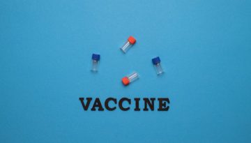 Δοκιμάζεται το πρώτο εμβόλιο που έχει σχεδιαστεί από τεχνητή νοημοσύνη