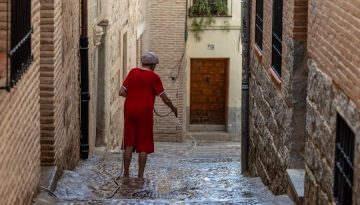 &Kappa;&alpha;ύ&sigma;&omega;&nu;&alpha;&sigmaf; / &Omicron;&iota; &tau;&rho;&epsilon;&iota;&sigmaf; &lambda;ό&gamma;&omicron;&iota; &pi;&omicron;&upsilon; &tau;&alpha;&lambda;&alpha;&iota;&pi;&omega;&rho;&epsilon;ί &tau;ό&sigma;&omicron; &tau;&omicron;&upsilon;&sigmaf; &Epsilon;&upsilon;&rho;&omega;&pi;&alpha;ί&omicron;&upsilon;&sigmaf;
