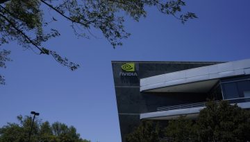 Η Nvidia λανσάρει νέο τσιπ που φέρνει την ΑΙ απευθείας στους προσωπικούς υπολογιστές