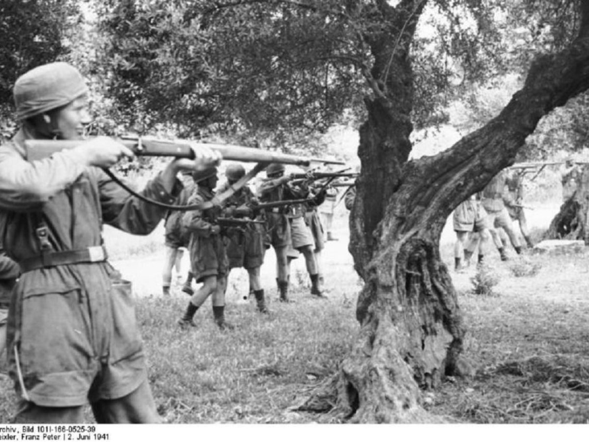 &Sigma;&Alpha;&Nu; &Sigma;&Eta;&Mu;&Epsilon;&Rho;&Alpha; &ndash; 2 &Iota;&omicron;&upsilon;&nu;ί&omicron;&upsilon; 1941: &Sigma;&phi;&alpha;&gamma;ή &sigma;&tau;&omicron; &Kappa;&omicron;&nu;&tau;&omicron;&mu;&alpha;&rho;ί &Chi;&alpha;&nu;ί&omega;&nu;, έ&gamma;&kappa;&lambda;&eta;&mu;&alpha; &chi;&omega;&rho;ί&sigmaf; &tau;&iota;&mu;&omega;&rho;ί&alpha;
