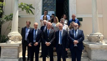 &Sigma;&upsilon;&mu;&mu;&alpha;&chi;ί&alpha; &gamma;&iota;&alpha; &tau;&omicron; &Delta;&iota;ά&sigma;&tau;&eta;&mu;&alpha;: &Alpha;&Pi;&Theta; &kappa;&alpha;&iota; &Epsilon;&theta;&nu;&iota;&kappa;ό &Alpha;&sigma;&tau;&epsilon;&rho;&omicron;&sigma;&kappa;&omicron;&pi;&epsilon;ί&omicron; &upsilon;&pi;έ&gamma;&rho;&alpha;&psi;&alpha;&nu; &Mu;&nu;&eta;&mu;ό&nu;&iota;&omicron; &Sigma;&upsilon;&nu;&epsilon;&rho;&gamma;&alpha;&sigma;ί&alpha;&sigmaf;