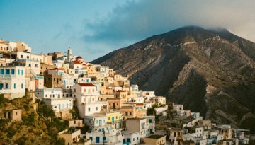 Ό&lambda;&upsilon;&mu;&pi;&omicron;&sigmaf; / &Kappa;&rho;ί&sigma;&iota;&mu;&eta; &alpha;&pi;ό&phi;&alpha;&sigma;&eta; &tau;&eta;&sigmaf; UNESCO &gamma;&iota;&alpha; &tau;&eta;&nu; έ&nu;&tau;&alpha;&xi;&eta; &sigma;&tau;&omicron;&nu; &Kappa;&alpha;&tau;ά&lambda;&omicron;&gamma;&omicron; &Pi;&alpha;&gamma;&kappa;ό&sigma;&mu;&iota;&alpha;&sigmaf; &Kappa;&lambda;&eta;&rho;&omicron;&nu;&omicron;&mu;&iota;ά&sigmaf;