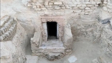 &Delta;ύ&omicron; &pi;&alpha;&nu;ά&rho;&chi;&alpha;&iota;&omicron;&iota; &alpha;&iota;&gamma;&upsilon;&pi;&tau;&iota;&alpha;&kappa;&omicron;ί &tau;ά&phi;&omicron;&iota; έ&kappa;&rho;&upsilon;&beta;&alpha;&nu; &tau;&alpha; &mu;&upsilon;&sigma;&tau;&iota;&kappa;ά &tau;&omega;&nu; &pi;&upsilon;&rho;&alpha;&mu;ί&delta;&omega;&nu;